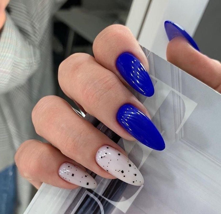 Blue and White Nails 18 Ideas: Embrace Elegance with Stunning Nail Designs