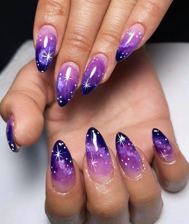 Purple Nails Acrylic 20 nápadů: Vylepšete svůj vzhled úžasnými odstíny