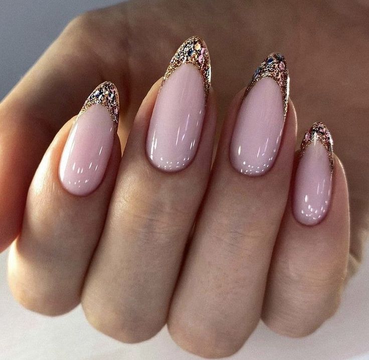 Nails Winter Natural 2023-2024 18 nápadů: Přijměte sezónu stylově