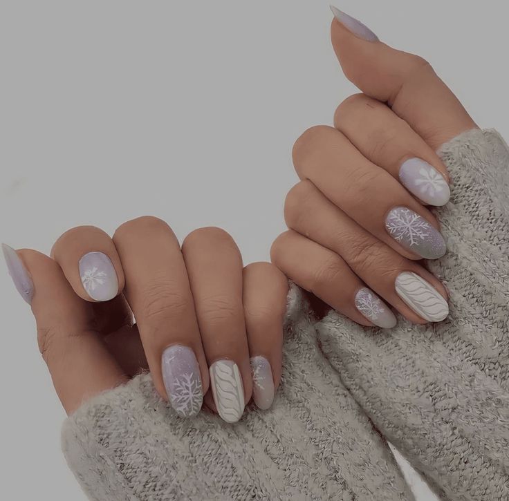 Nails Winter Natural 2023-2024 18 nápadů: Přijměte sezónu stylově