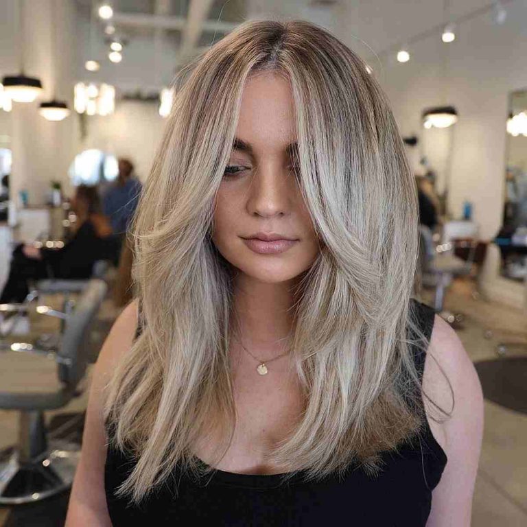 Winter Haircuts for Women 20232024 21 Ideas Stay Stylish and Warm