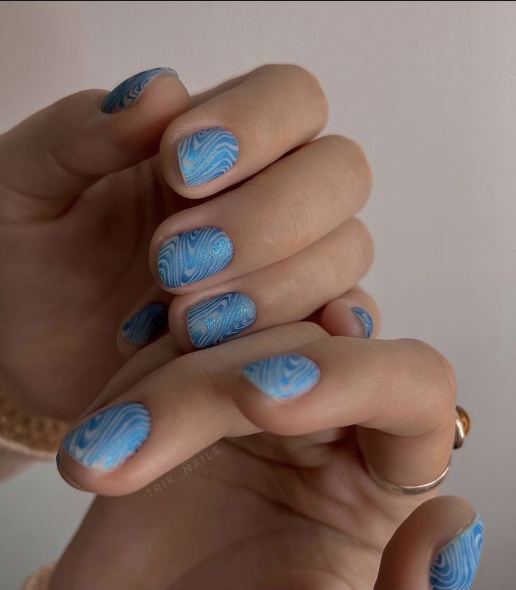 Nails Winter Natural 2023-2024 18 nápadů: Přijměte sezónu stylově