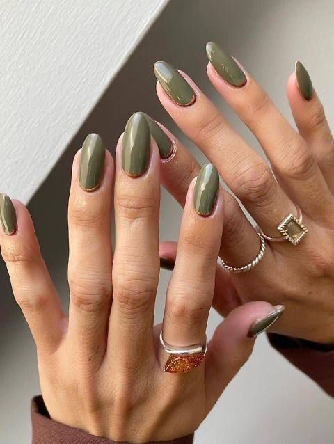 Round Nail Winter Colors 2023 - 2024 22 Ideas