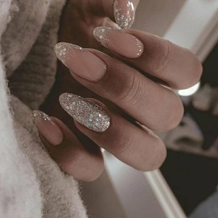 Nails Winter Natural 2023-2024 18 nápadů: Přijměte sezónu stylově