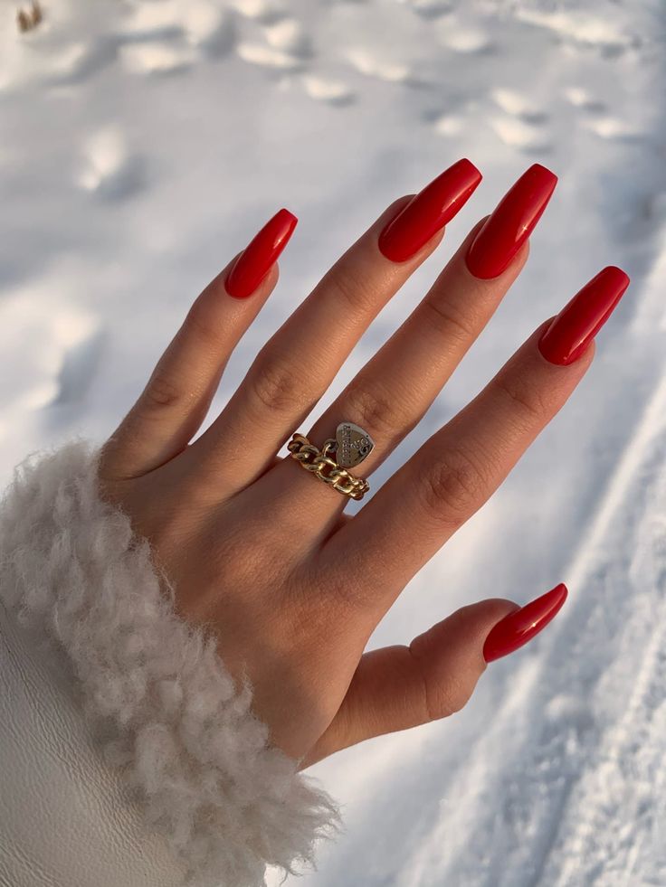 Winter Nails Coffin 2023-2024 16 nápadů: Přijměte chlad s elegantními trendy na nehty