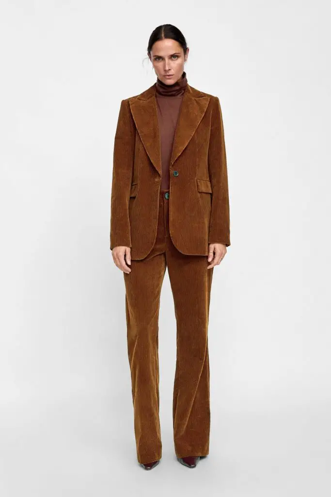 Winter Corduroy Outfit 2023-2024 18 Ideas: Stay Stylish and Warm!
