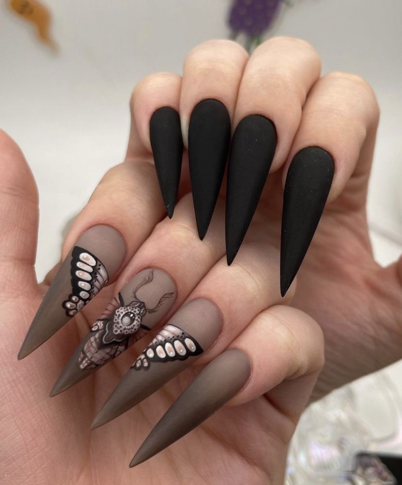 Spooky Halloween Nails 2023 18 Ideas: Get Ready for a Frightfully Fabulous Manicure!