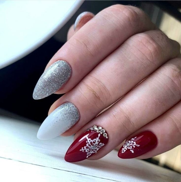 Winter Nail Art Snowflakes 2023 - 2024 18 nápadů