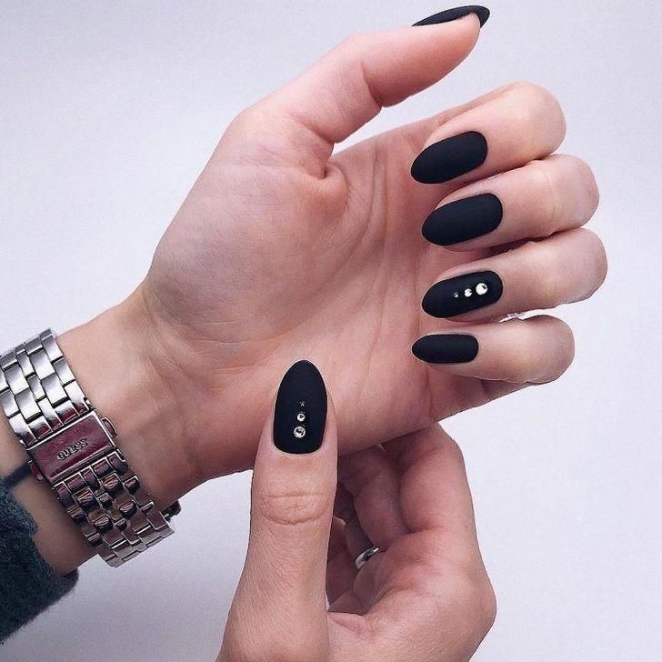 Black Nails for Winter 2023-2024 18 Ideas: Embrace the Elegance