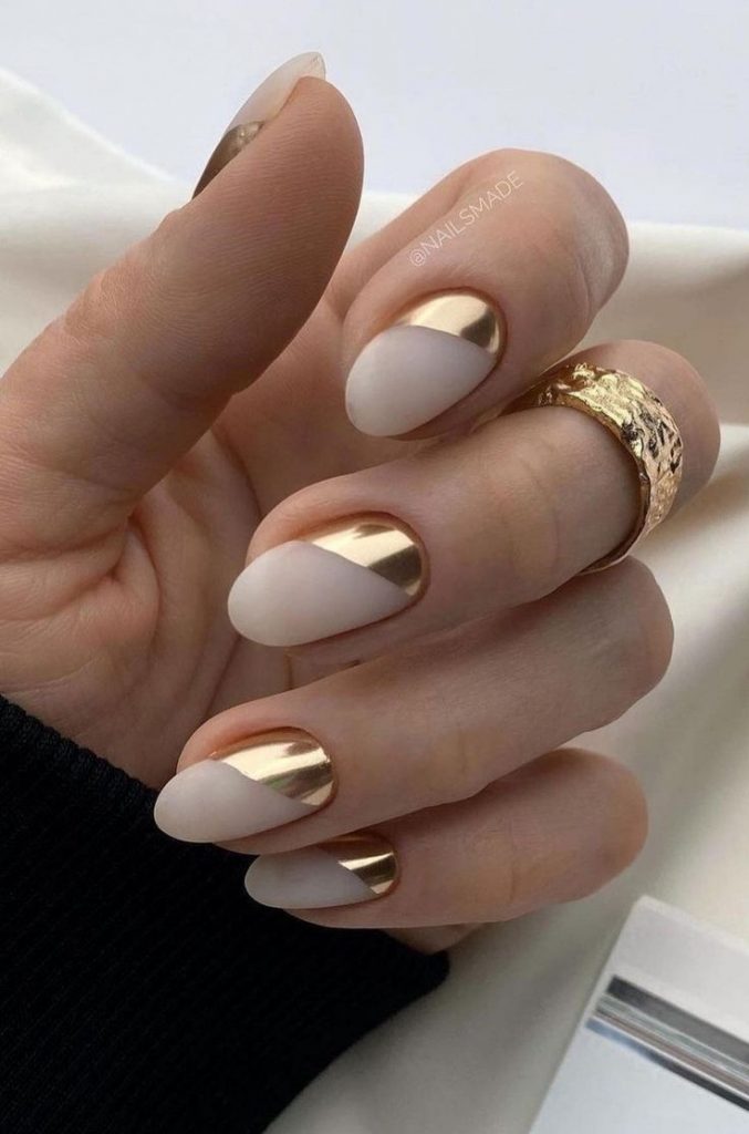 Round Nail Winter Colors 2023 - 2024 22 Ideas