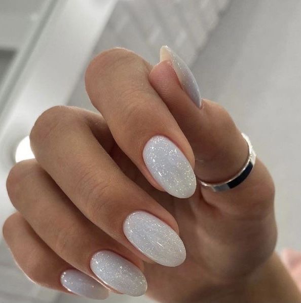 Oval Nails Winter Colors 2023 - 2024 16 Ideas