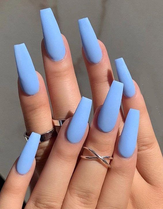 Winter Nails Coffin 2023-2024 16 nápadů: Přijměte chlad s elegantními trendy na nehty