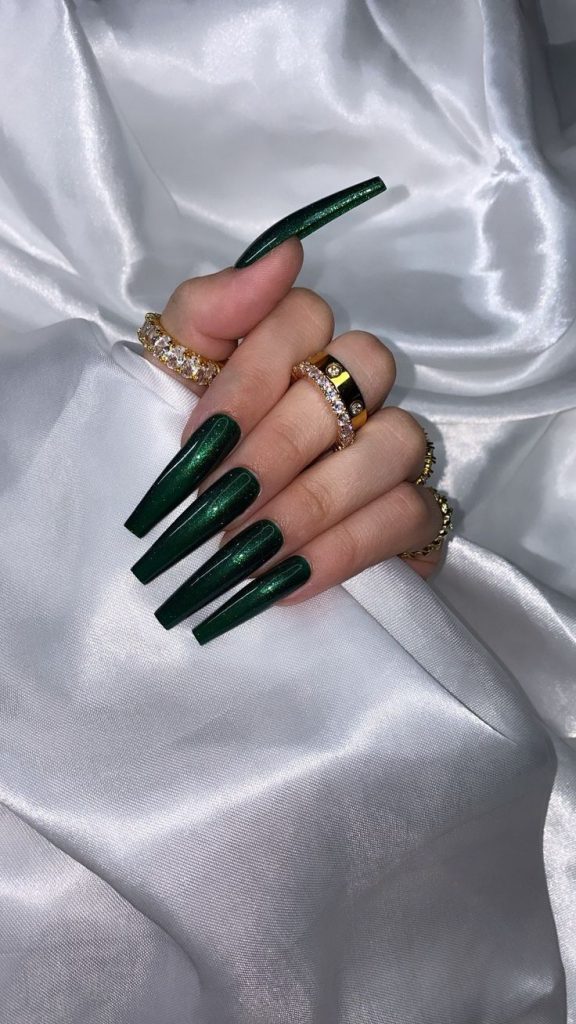 Winter Nails Coffin 2023-2024 16 nápadů: Přijměte chlad s elegantními trendy na nehty