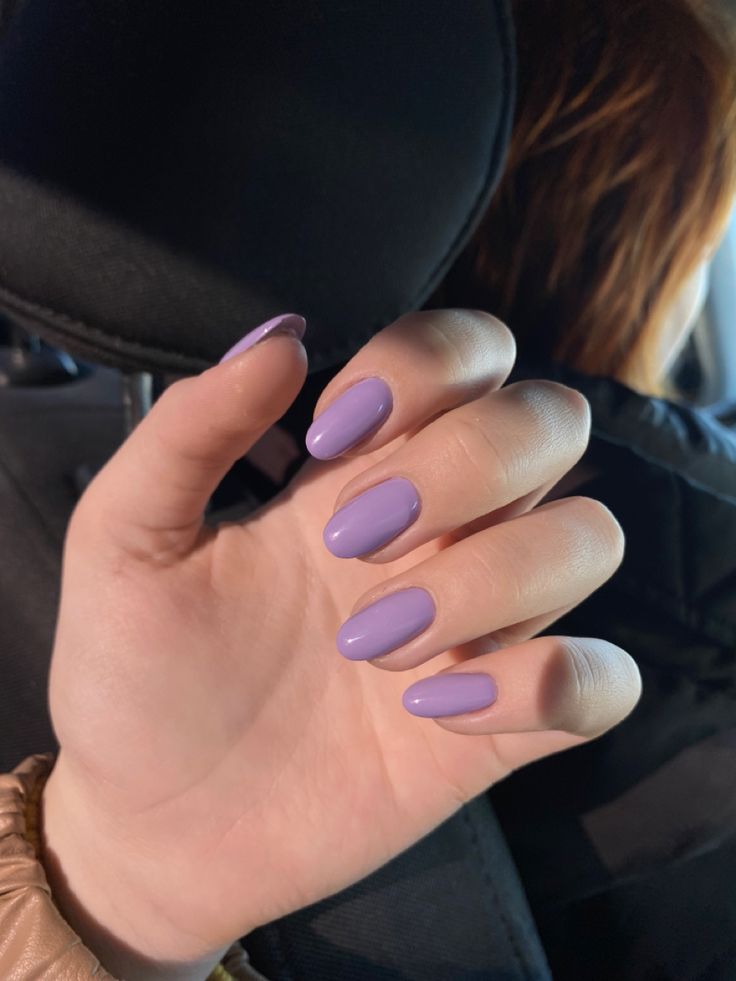 Round Nail Winter Colors 2023 - 2024 22 Ideas