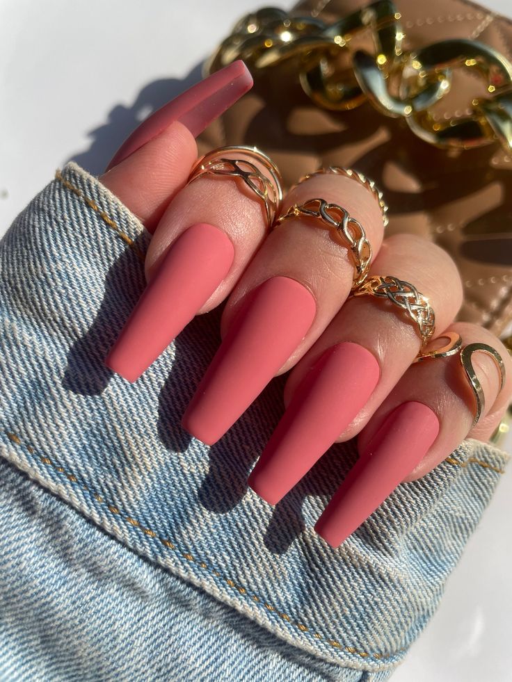 Winter Nails Coffin 2023-2024 16 Ideas: Embrace the Cold with Chic Nail Trends