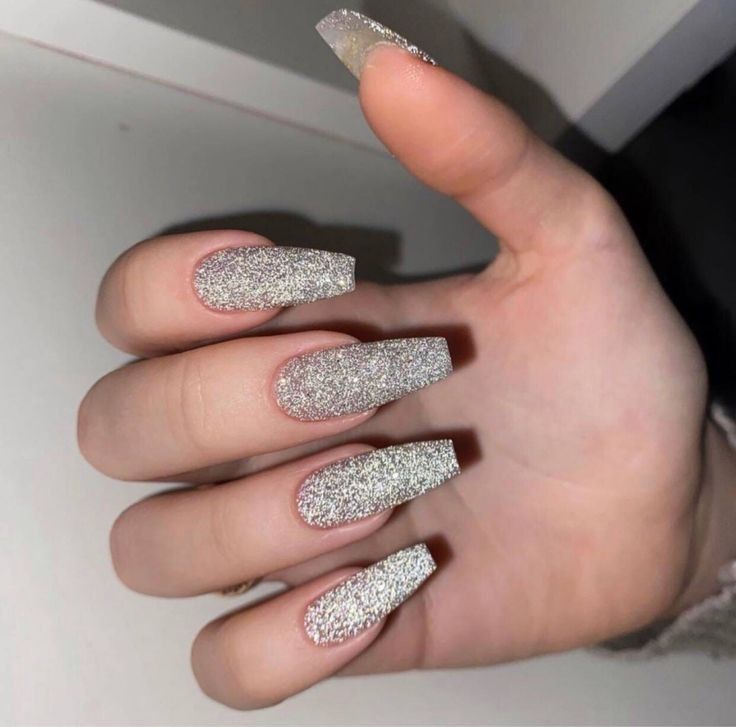 Winter Nails Square Long 2023-2024 16 nápadů: Zůstaňte styloví i v chladu