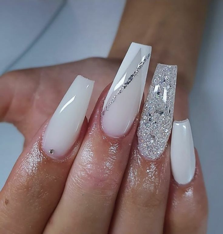 Winter Nails Coffin 2023-2024 16 nápadů: Přijměte chlad s elegantními trendy na nehty