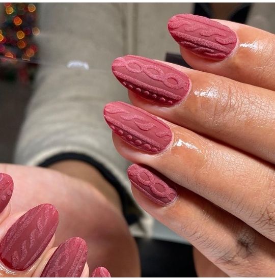 Oval Nails Winter Colors 2023 - 2024 16 Ideas