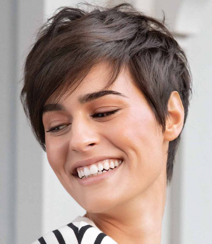Winter Hairstyles for Brunettes 2023 - 2024 18 Ideas: Stay Chic and Cozy