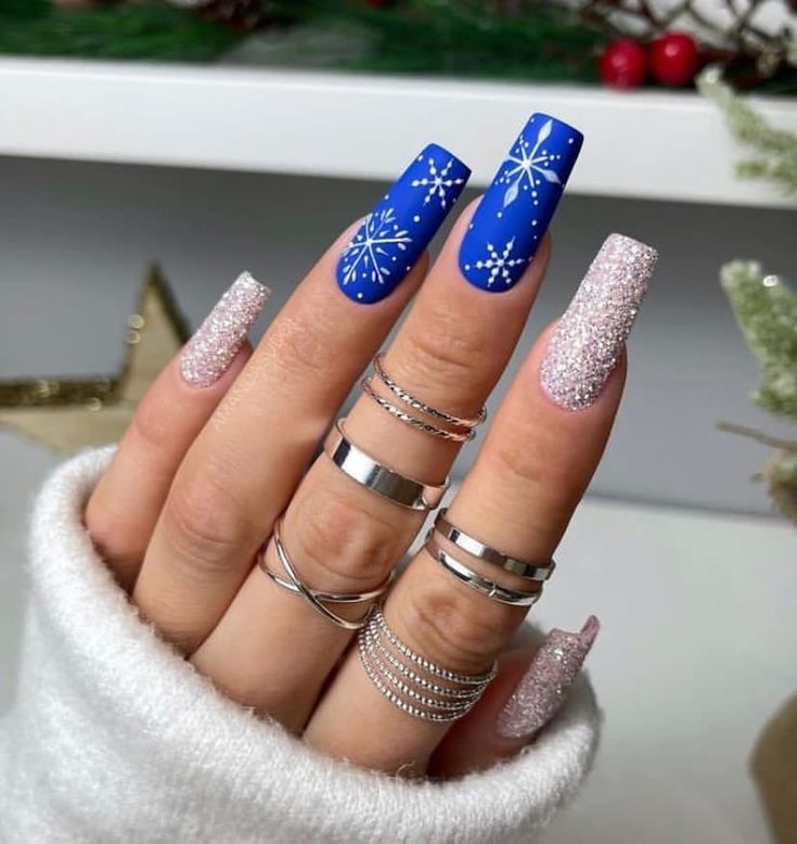 Winter Nail Art Snowflakes 2023 - 2024 18 nápadů