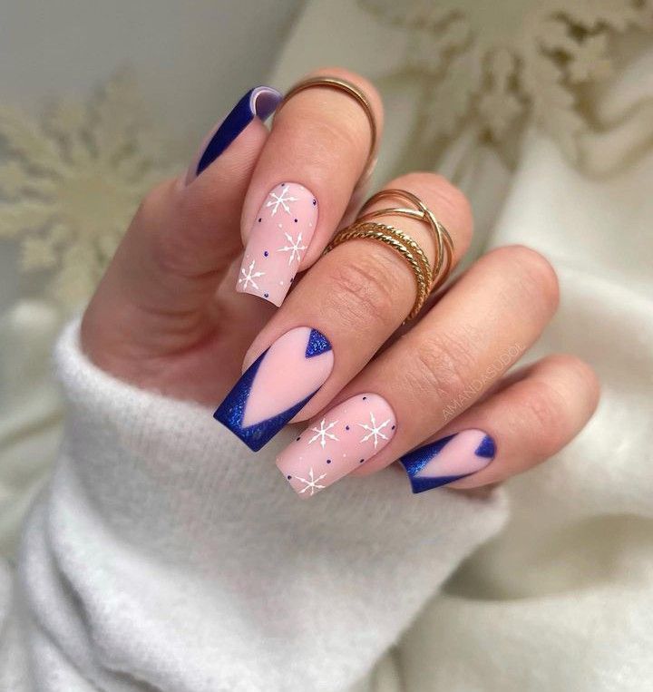 Winter Nail Art Snowflakes 2023 - 2024 18 nápadů