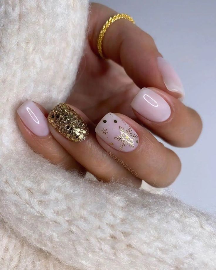 New Year Nails 2024 18 Ideas: Trendy Designs, Almond Shapes, and Sparkling Glitter