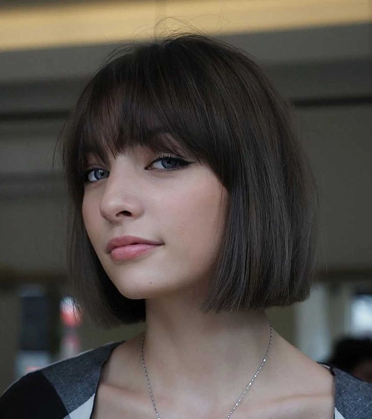 Chin-Length Haircuts 2024 20 Ideas: Trends for Fine and Thick Hair, Round Faces, and More