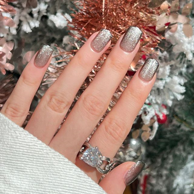 Casual Winter Nails 2023-2024 18 Ideas: A Guide to Cozy and Chic Nail Styles