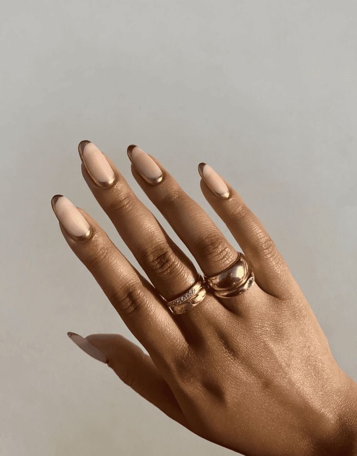 Nail the Winter Look: Glamorous Gold Nail 16 Ideas for 2023-2024