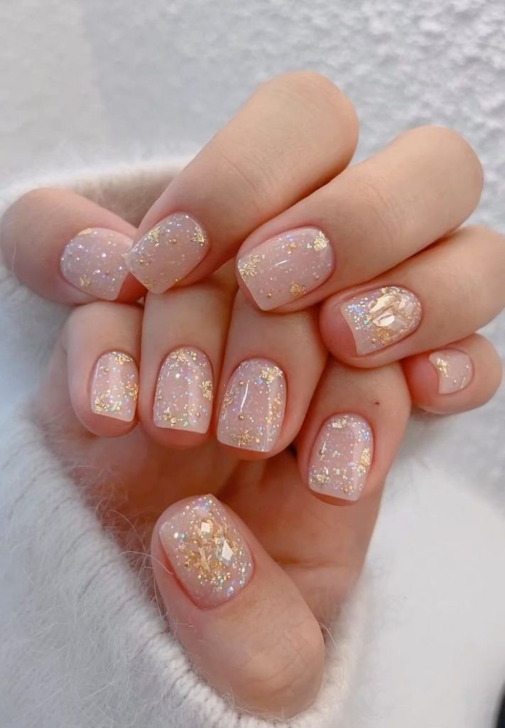 Short Christmas Nails 2023 16 Ideas: Festive and Trendy Nail Designs