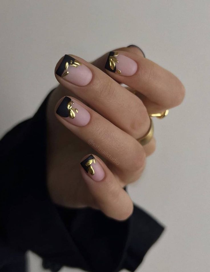 2024 New Year Nails 18 Ideas: From Gel to French, Red to Black, Get Inspired!