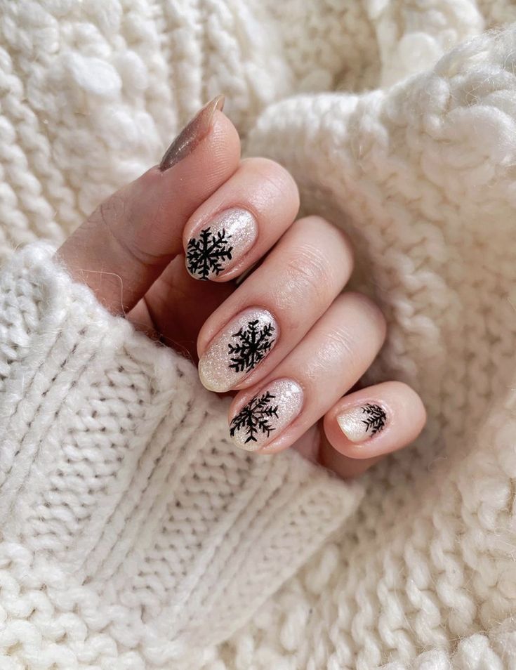 Christmas Nail Art 2023 21 Ideas: A Trending Style Guide