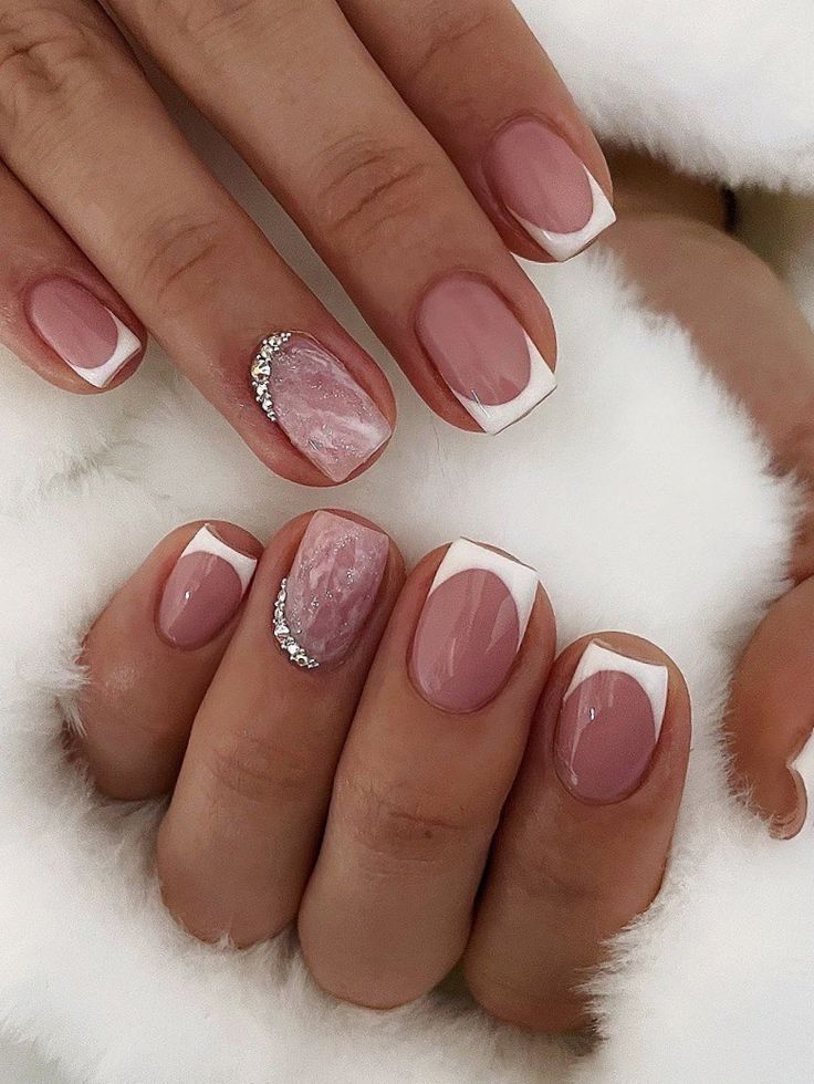 2024 New Year Nails 18 Ideas: From Gel to French, Red to Black, Get Inspired!