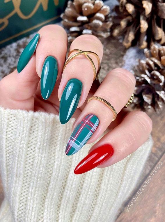 Christmas Nails Acrylic 2023 16 Ideas: A Festive Nail Art Guide