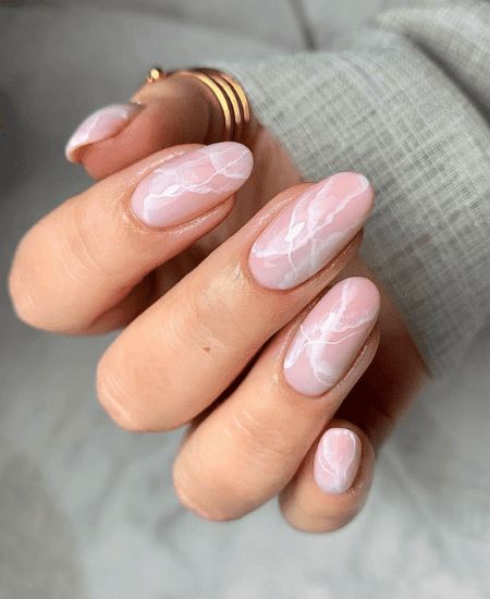 Winter Nails Simple 2023-2024 18 nápadů: Zůstaňte styloví a útulní