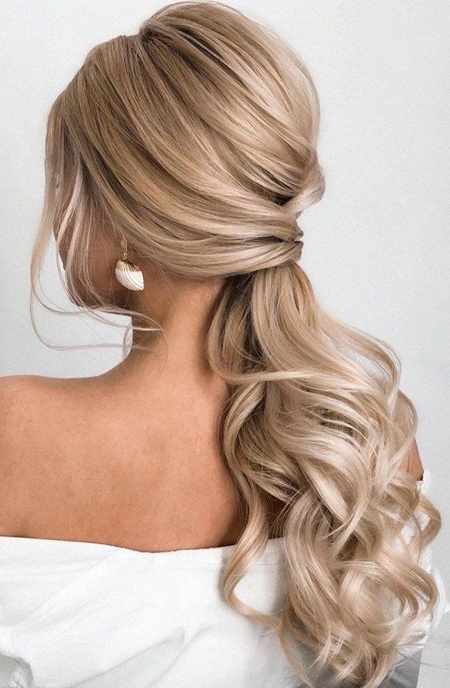 Christmas Hairstyles for Long Hair 2023 18 Ideas