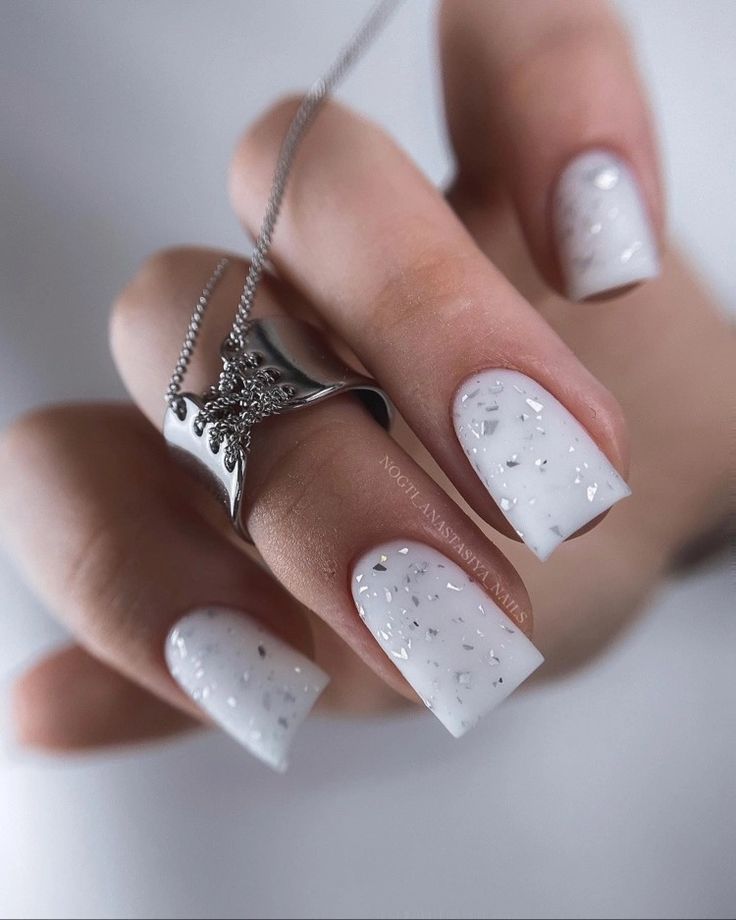 White Christmas Nails 2023 22 Ideas: The Ultimate Festive Nail Guide