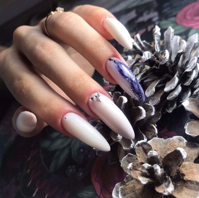 Christmas 2023 Nail Color 18 Ideas: From Classic Red to Disney Art