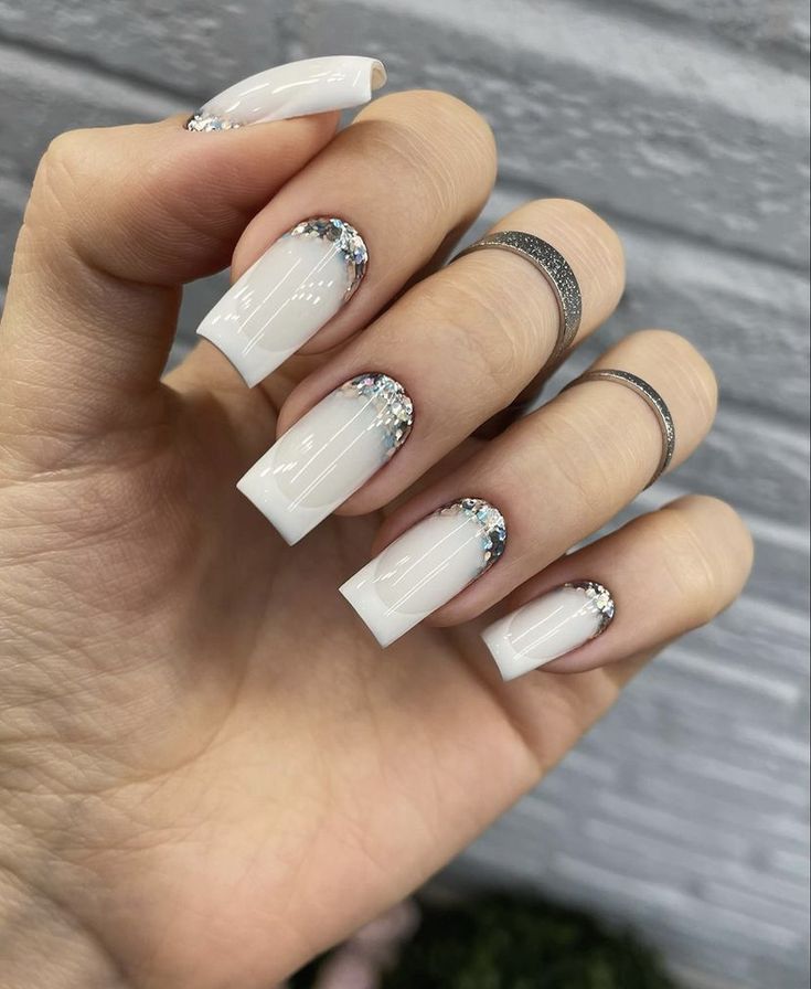 Casual Winter Nails 2023-2024 18 Ideas: A Guide to Cozy and Chic Nail Styles