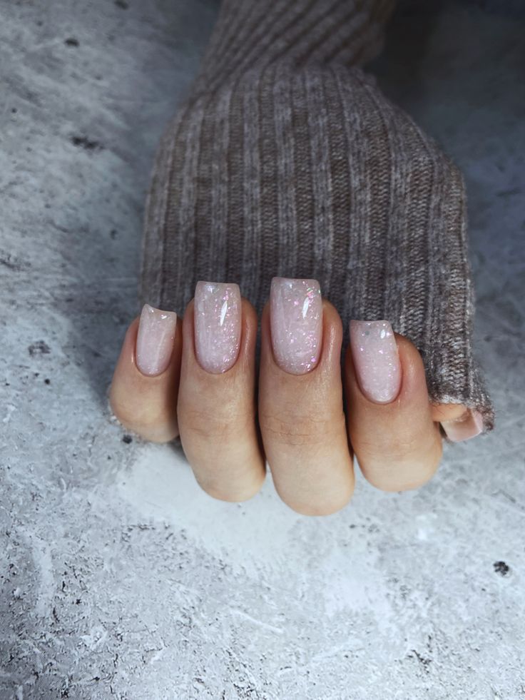 Winter Nails Simple 2023-2024 18 nápadů: Zůstaňte styloví a útulní