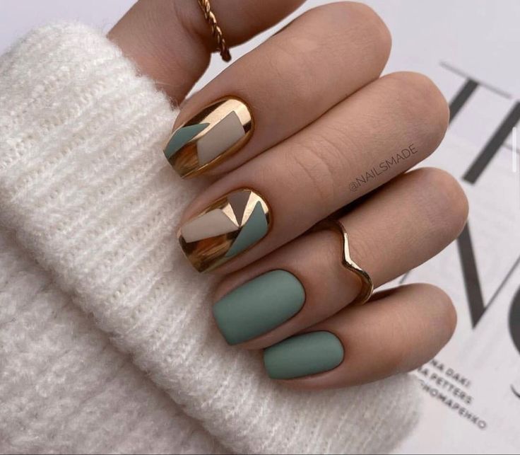 Nail the Winter Look: Glamorous Gold Nail 16 Ideas for 2023-2024