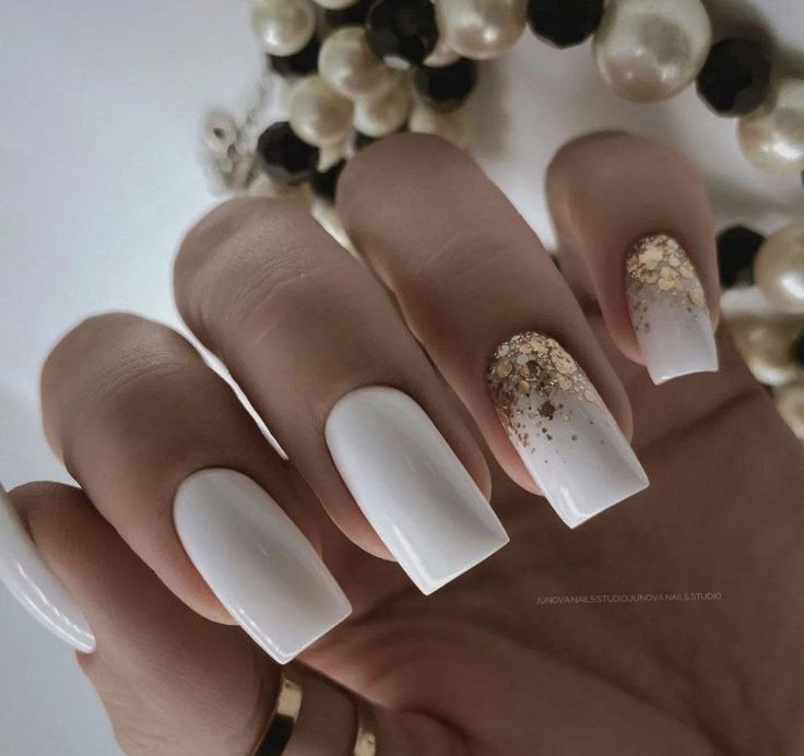 White Christmas Nails 2023 22 Ideas: The Ultimate Festive Nail Guide