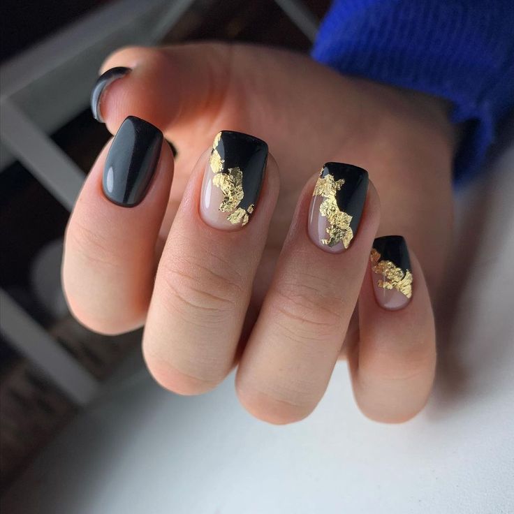 Short New Year's Nails: Black 2024 Designs & Trendy 16 Ideas