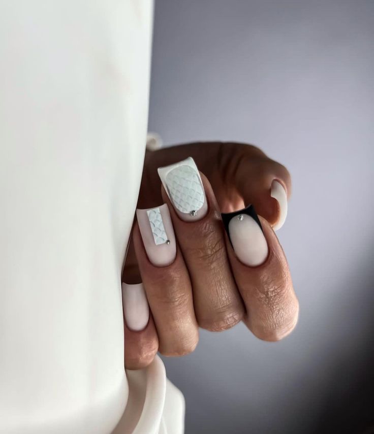 New Year's 2024 Nail Color Trends 20 Ideas: Street, Gel, Winter & Unique Combos