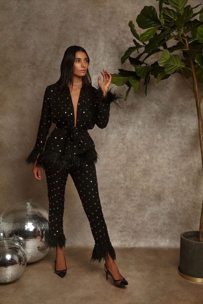 Glamorous NYE Party Outfit 22 Ideas for 2024: Shine Bright with Anna's Expert Tips