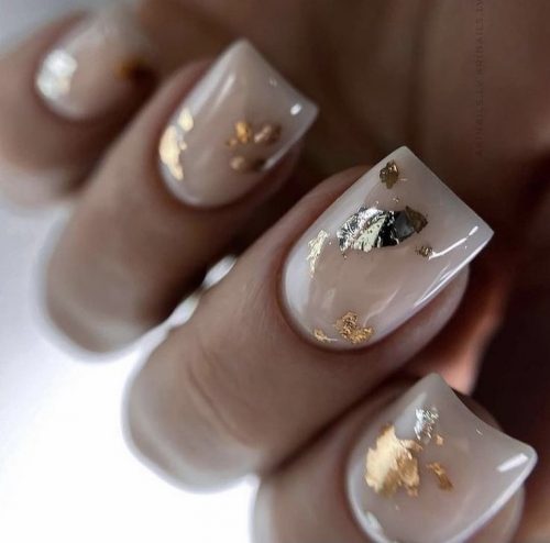 2024 Trend Classy Gold New Year S Nails Designs From Acrylic To Dip   Bez Nazvaniya 4 36 500x494 