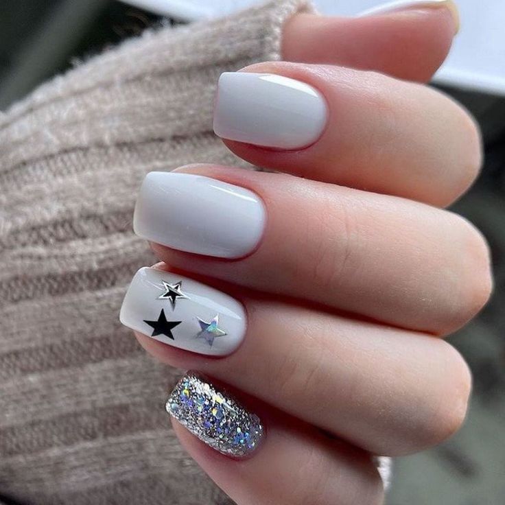 Short New Year's Nails White 2024 18 Ideas: Trendy Designs & Manicure Art