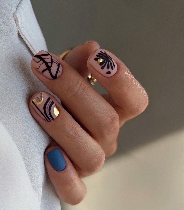 2024 New Year Nails 18 Ideas: From Gel to French, Red to Black, Get Inspired!