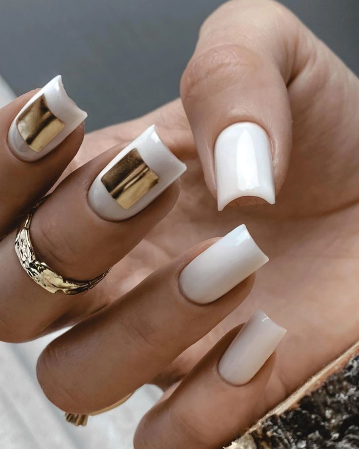 Nail the Winter Look: Glamorous Gold Nail 16 Ideas for 2023-2024