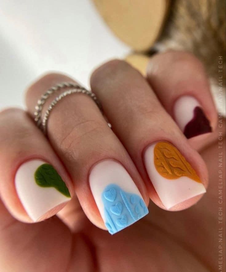 Winter Nails Simple 2023-2024 18 nápadů: Zůstaňte styloví a útulní